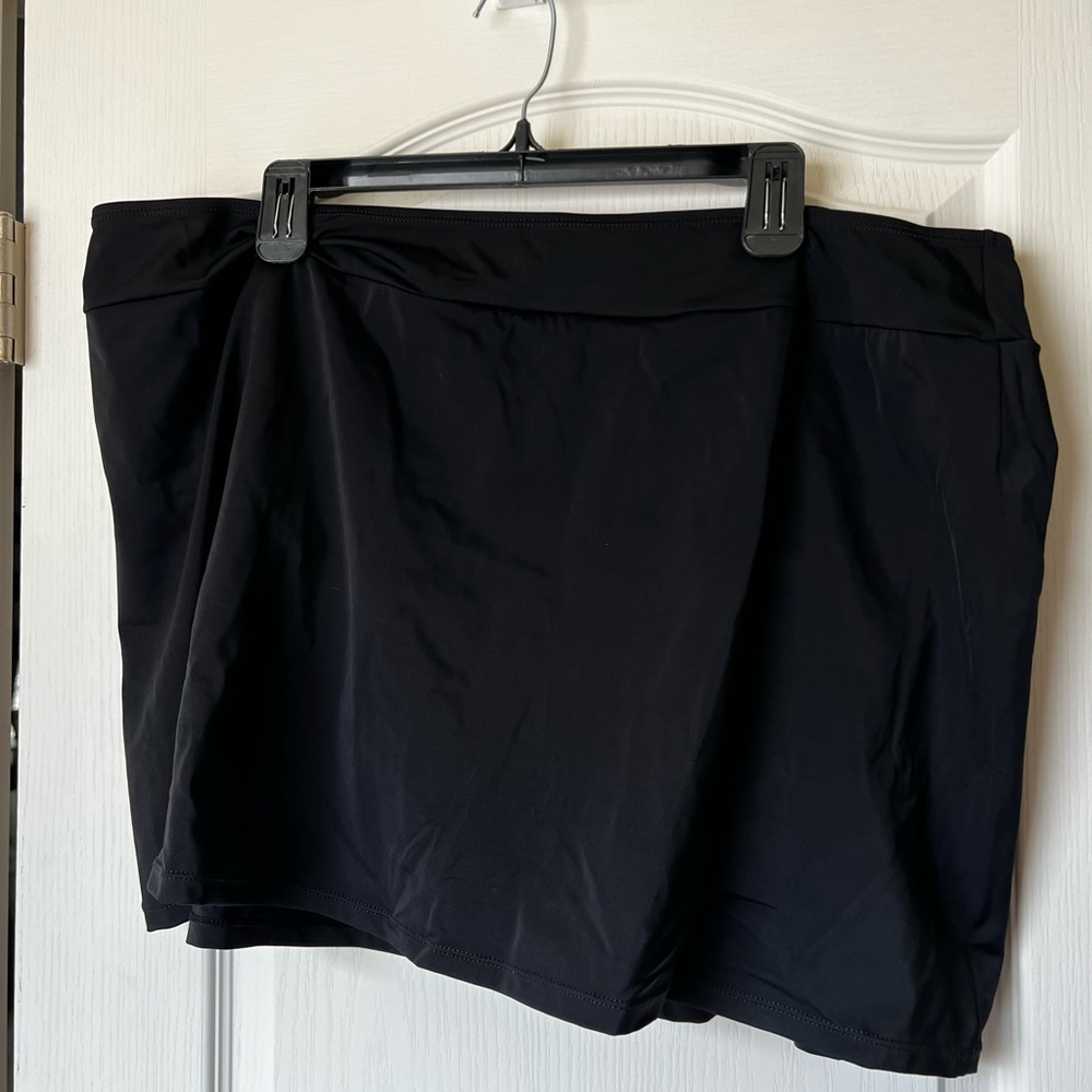Septangle Size 24W Black Swim Skirt